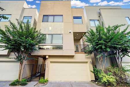5209 Rose St Houston, TX 77007