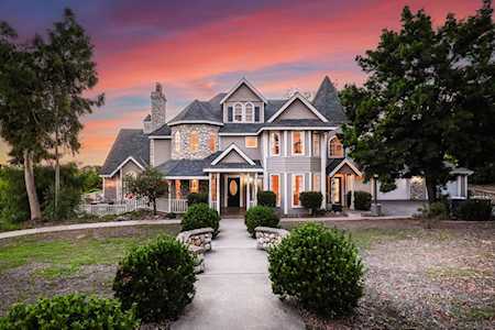 750 Jericho Dr Fallbrook, CA 92028