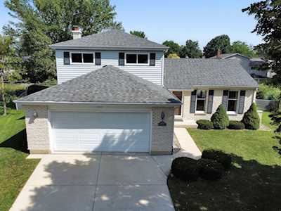 6900 Waterfall Place Downers Grove, IL 60516