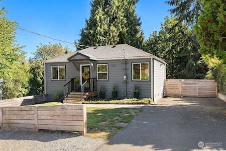 10012 17th Ave NE Seattle, WA 98125