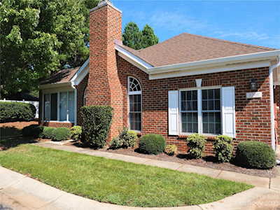 8208 Windsor Ridge Dr Charlotte, NC 28277