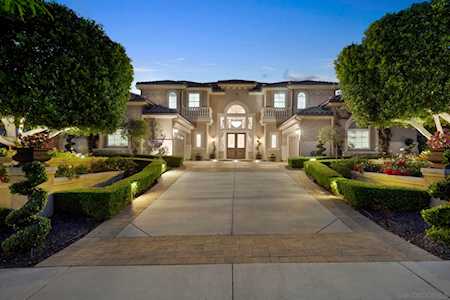 15756 Via Santa Pradera San Diego, CA 92131