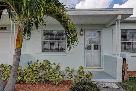 1326 74th St N St. Petersburg, FL 33710