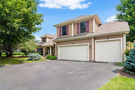 5N841 Prairie Valley Dr St. Charles, IL 60175
