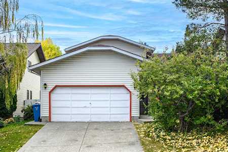 79 Edendale Crescent NW Calgary, AB T3A 3W8