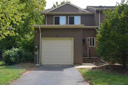 14 Sherwood Ct Raritan Twp., NJ 08822