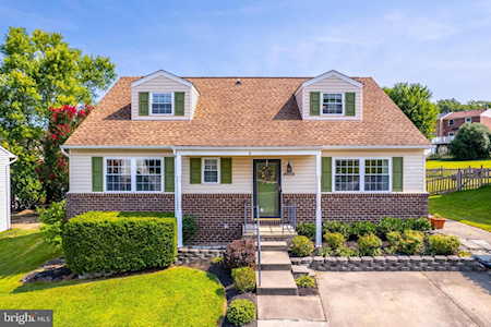 8619 Silver Knoll Dr Perry Hall, MD 21128