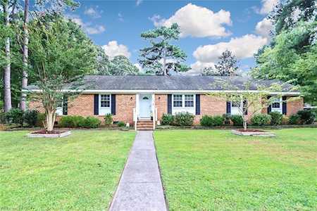 312 Willard Dr Chesapeake, VA 23322