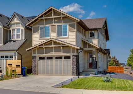 6 Masters Green SE Calgary, AB T3M 2T4