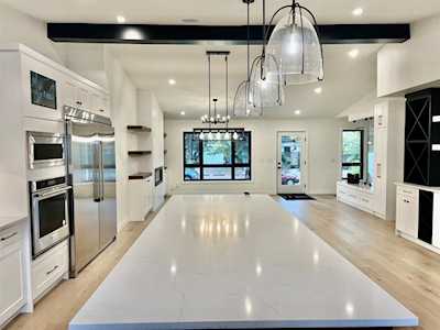 3531 34 Ave SW Calgary, AB T3E 0Z6