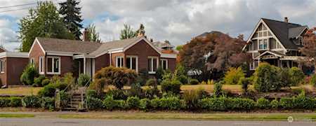 3107 Mount Rainier Dr S Seattle, WA 98144