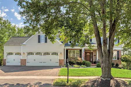 508 Red Pine Ct Ballwin, MO 63021
