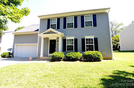 1323 Lauren Village Dr Charlotte, NC 28213