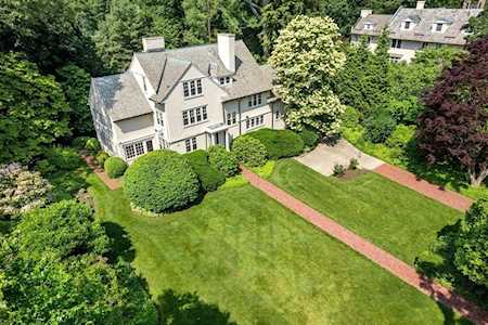 34 Bradford Road Wellesley, MA 02481
