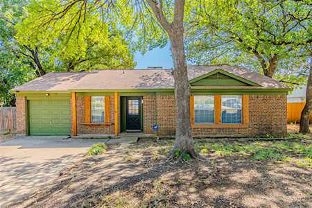 4227 Glen Pines Court Arlington, TX 76016