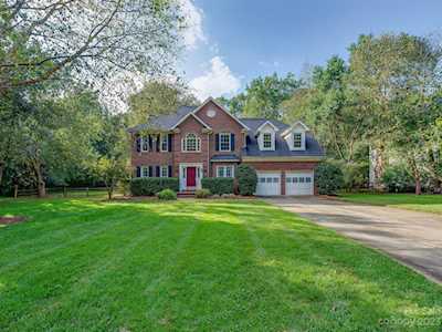 1224 Ashley Creek Dr Matthews, NC 28105