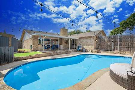 1915 Glenrose Lane Carrollton, TX 75007