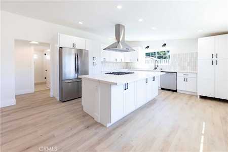 9572 Canton Ave Anaheim, CA 92804