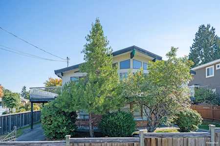6296 Pearl Avenue Burnaby, BC V5H 3P9
