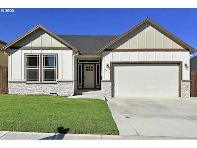2410 NE 1st AVE Battle Ground, WA 98604