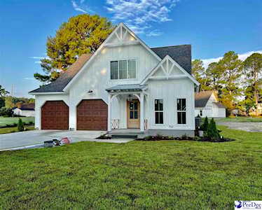 1022 S Peninsula Dr Florence, SC 29501