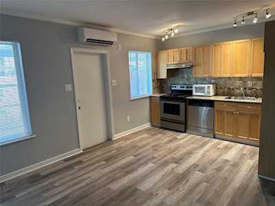 590 NW 40th Ct #3 Oakland Park, FL 33309