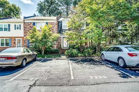 2229 Cresthaven Ct Henrico, VA 23238