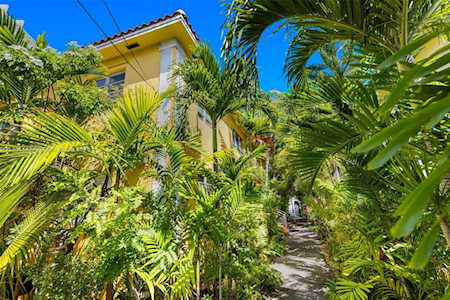 1310 15th St #2 Miami Beach, FL 33139
