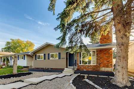 1424 Lake Ontario Dr SE Calgary, AB T2J 3G6
