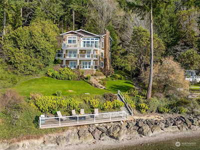11149 NE South Beach Dr Bainbridge Island, WA 98110