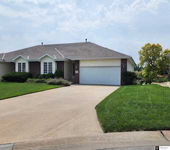 2713 Lakeview Circle Plattsmouth, NE 68048