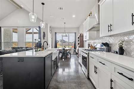 105 Four B WAY Smithville, TX 78957