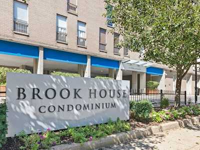 33 Pond Ave #219 Brookline, MA 02445