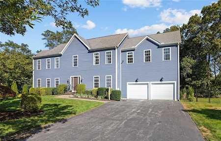 10 Windmill Ln East Providence, RI 02916