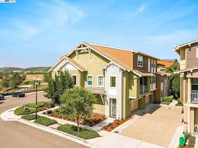 700 Tranquility Cir #Unit 2 Livermore, CA 94551