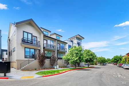 3547 N Adams St #35 Garden City, ID 83714
