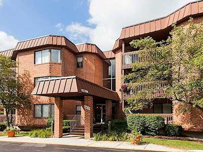 6425 Clarendon Hills Rd #212 Willowbrook, IL 60527