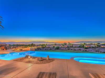 2556 Forest City Dr Henderson, NV 89052