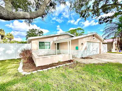 5327 Denver St NE St. Petersburg, FL 33703