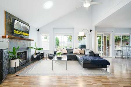 20658 W River Road Maple Ridge, BC V2X 0P3