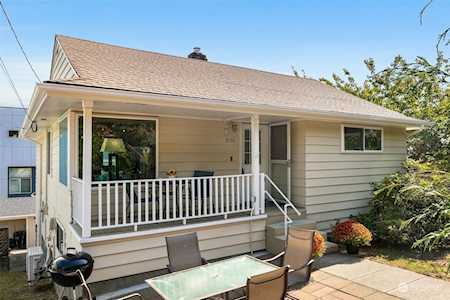 8116 37th Ave SW Seattle, WA 98126
