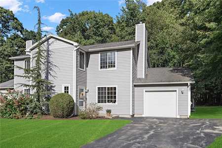 8 Cinnamon Ln Narragansett, RI 02874