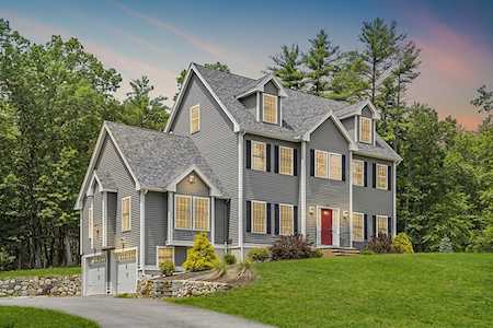 26 Alexander Way Dunstable, MA 01827