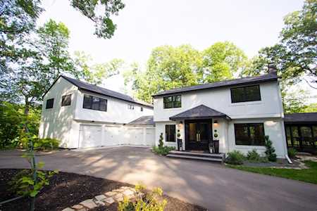 18855 Ridgewood Road Deephaven, MN 55391