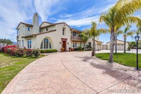 27233 Red Ironbark Dr Valley Center, CA 92082