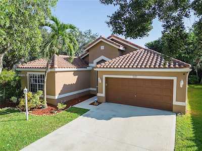 277 NW 116th Ter Coral Springs, FL 33071