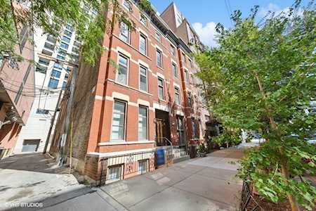 156 W Huron St #3D Chicago, IL 60654