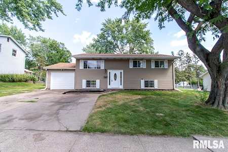 4521 Harrison St Davenport, IA 52806