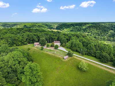 6795 Leipers Creek Road Columbia, TN 38401