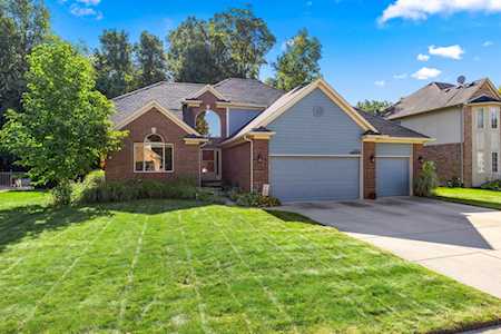 34182 Lakewood Dr Chesterfield, MI 48047